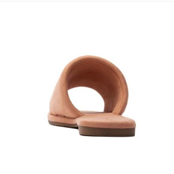 !! NEW !! Super Soft Slide Sandals in Blush - Picture 4 of 10